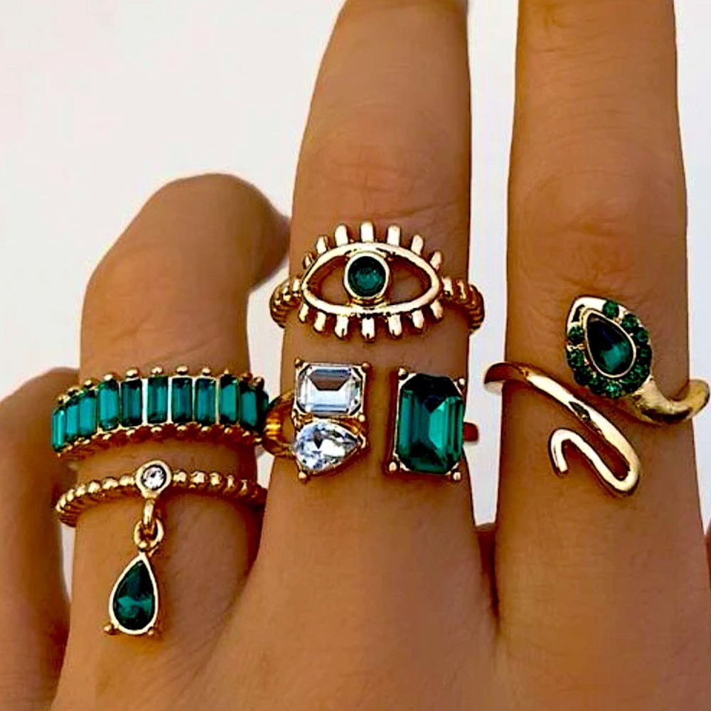 Gorgeous Never Worn 5pcs Ring Set Rhinestone & Eye Decor Gold/Green About Size 8